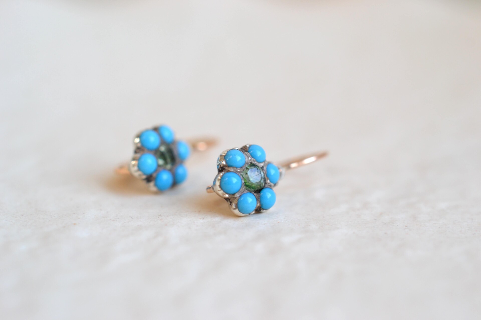 Dormeuses fleurs turquoises