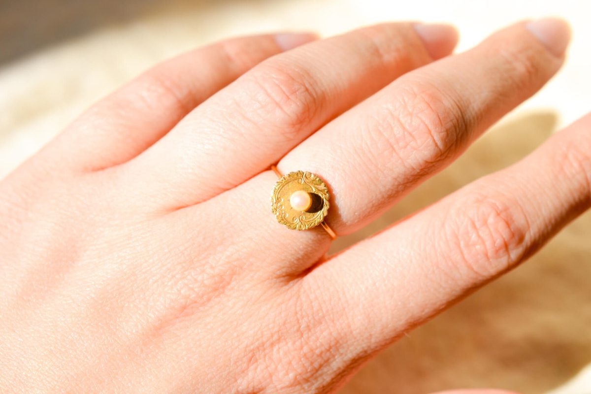 Bague de fiançailles ancienne en Or jaune 18 carats sertie d'une Perle