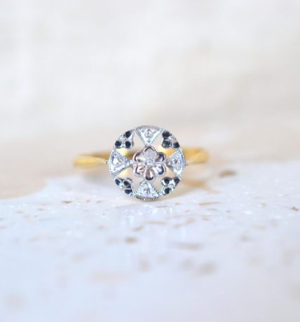 bague ajourée motifs fleurs