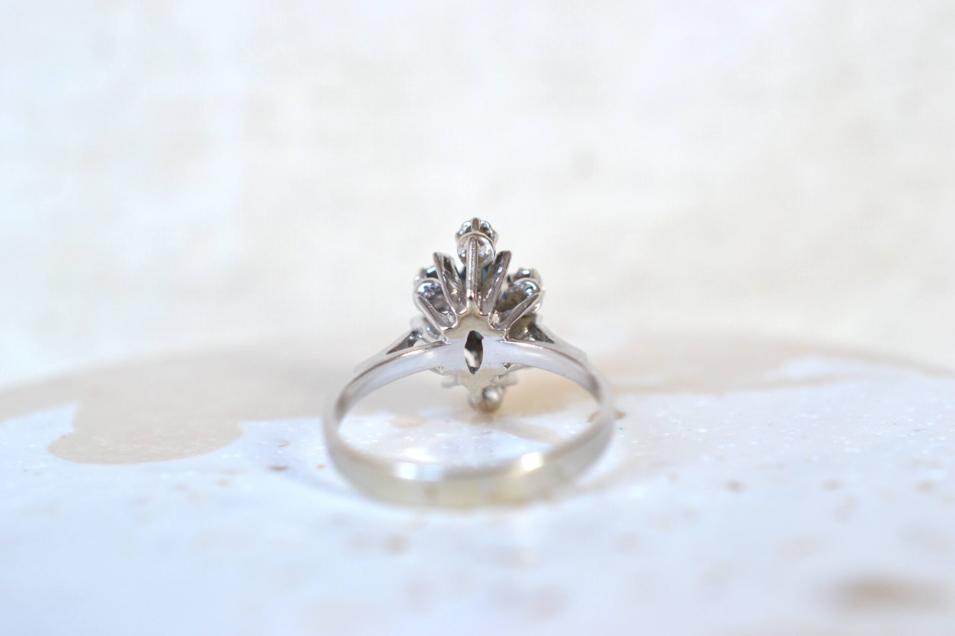 Bague Marguerite Saphir et Moissanites