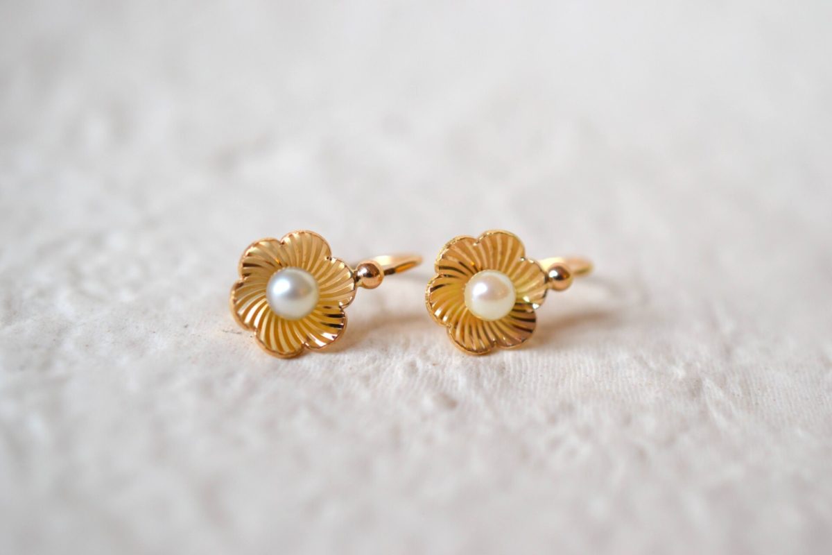 dormeuses fleurs striées perles