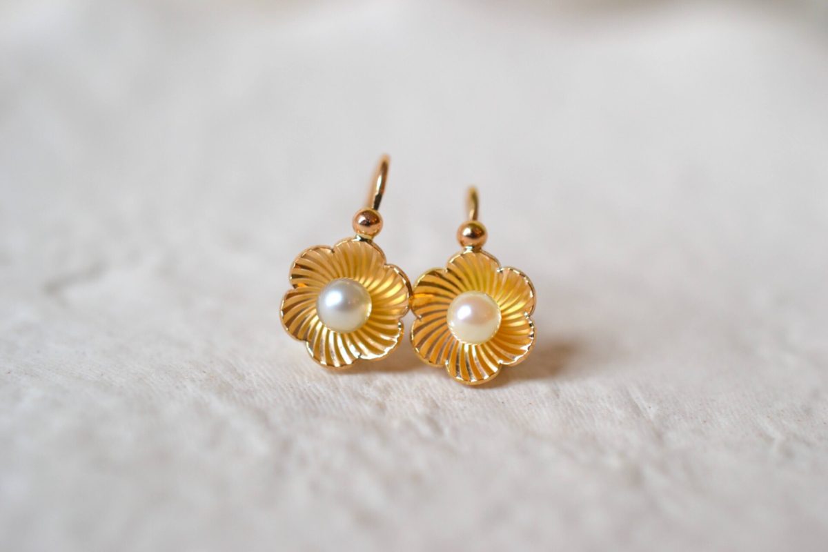 dormeuses perles fleurs striées