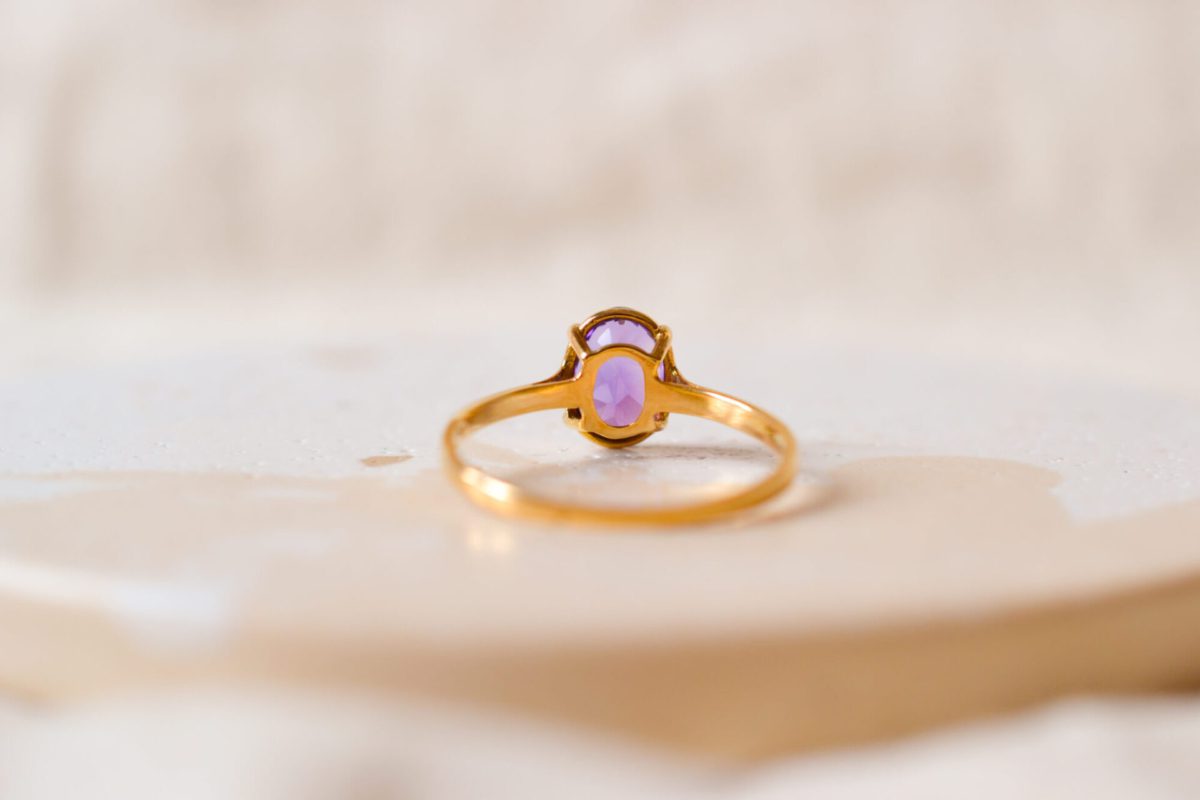 Bague Vintage en Or jaune 18 carats ornée d'une Améthyste