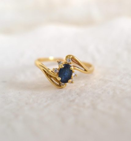 bague arabesques saphir diamants