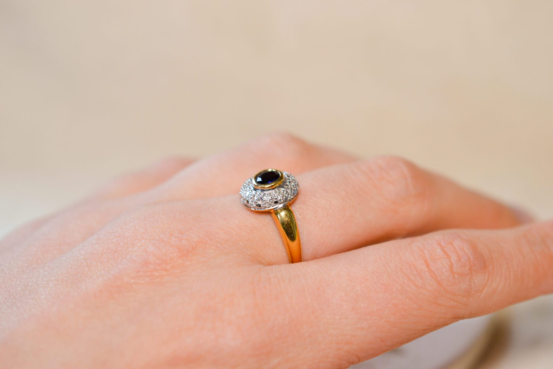 Bague ovale Saphir Diamants 2 Ors I Bijoux Vintage Or I Noir Carat