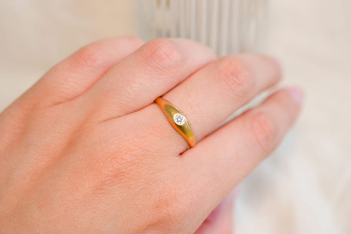 Bague de fiançailles ancienne en Or jaune 18 carats sertie d'un Diamant