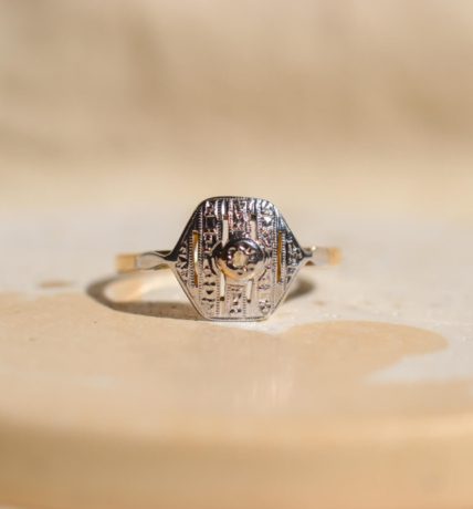 Bague Art Déco 2 Ors sertie d'un Diamant