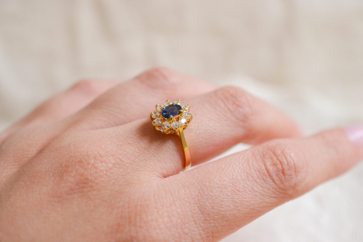 Bague de fiançailles Vintage en Or jaune 18 carats sertie d'un Saphir et d'Oxydes