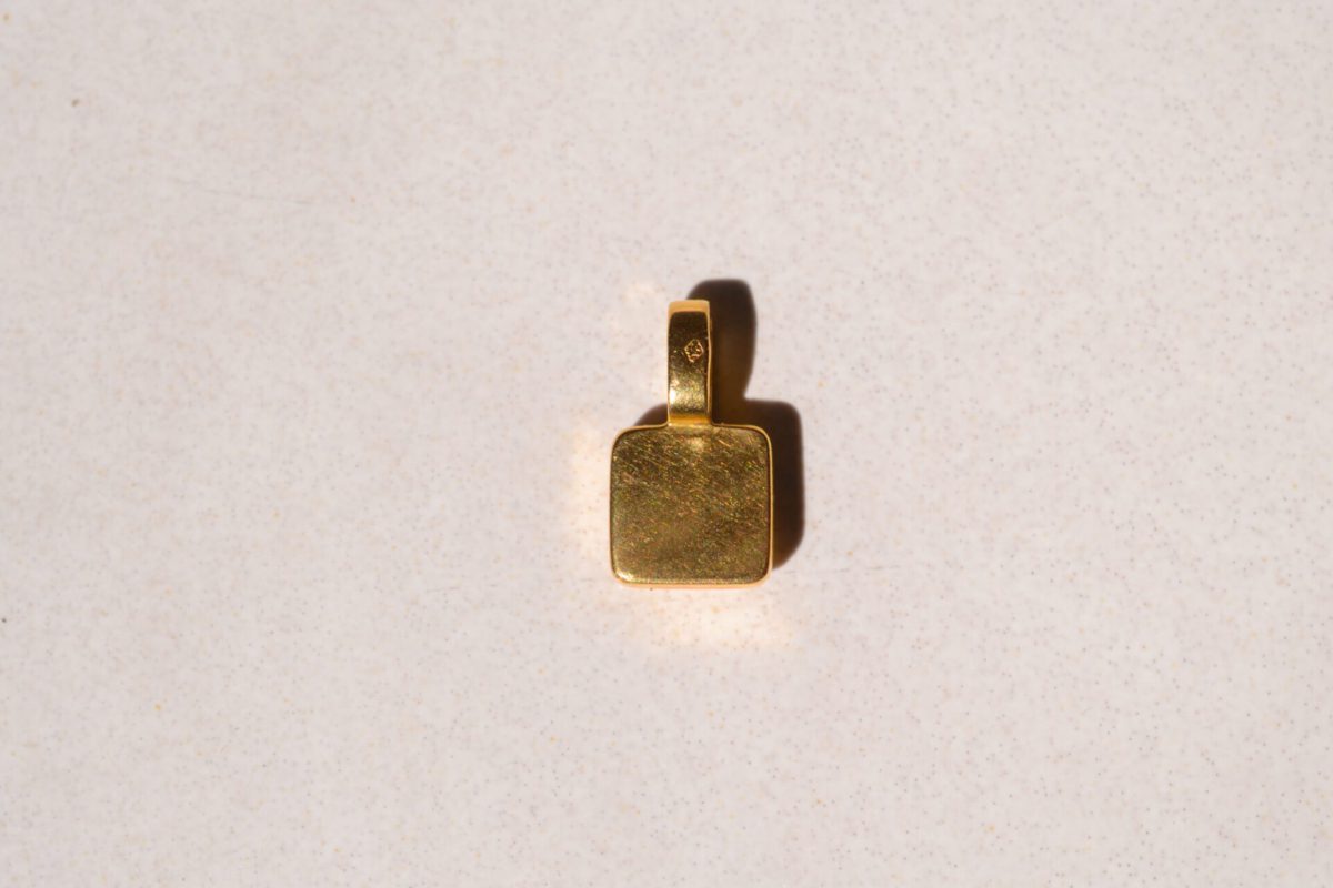 Pendentif Vintage en Or jaune 18 carats serti d'un Diamant sur de l'émail bleu