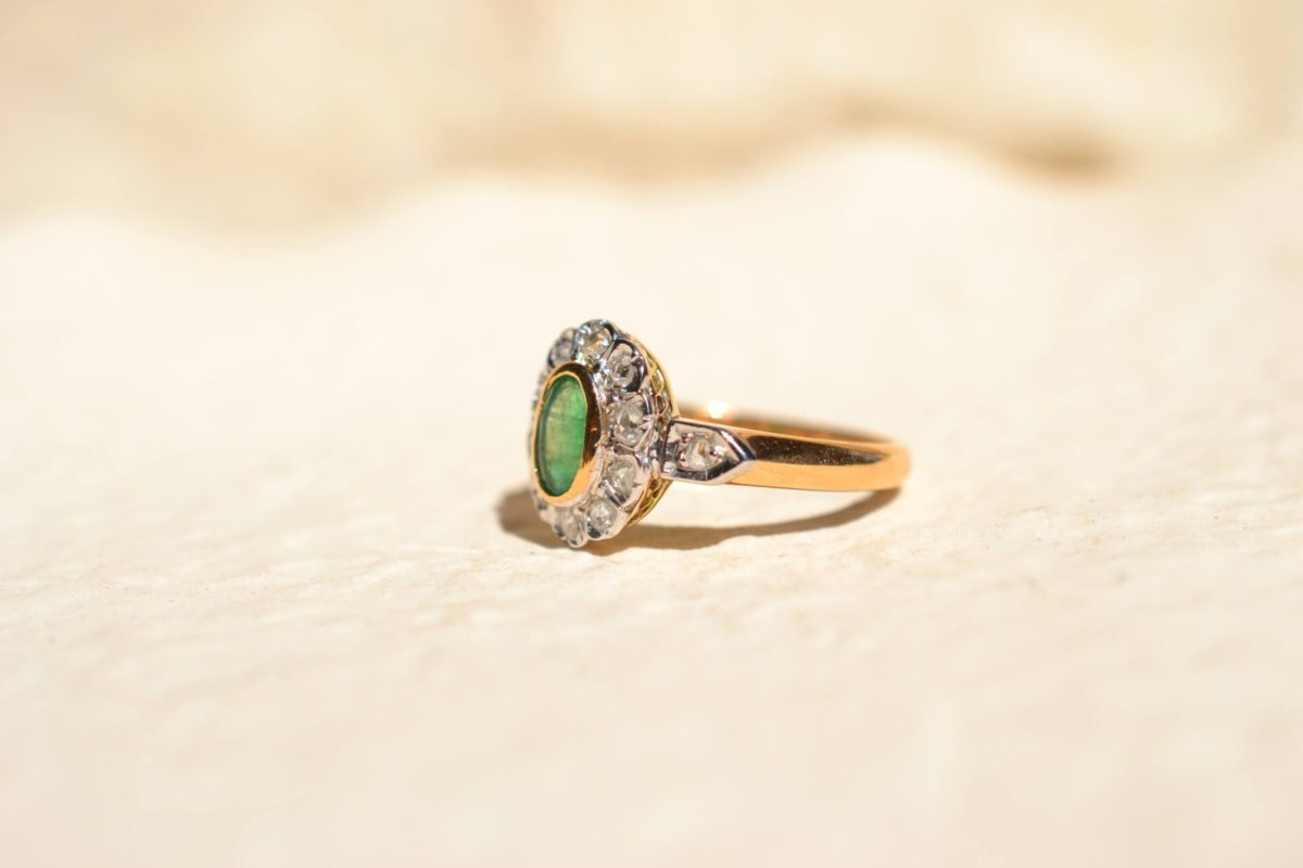 bague de fiançailles marguerite émeraude