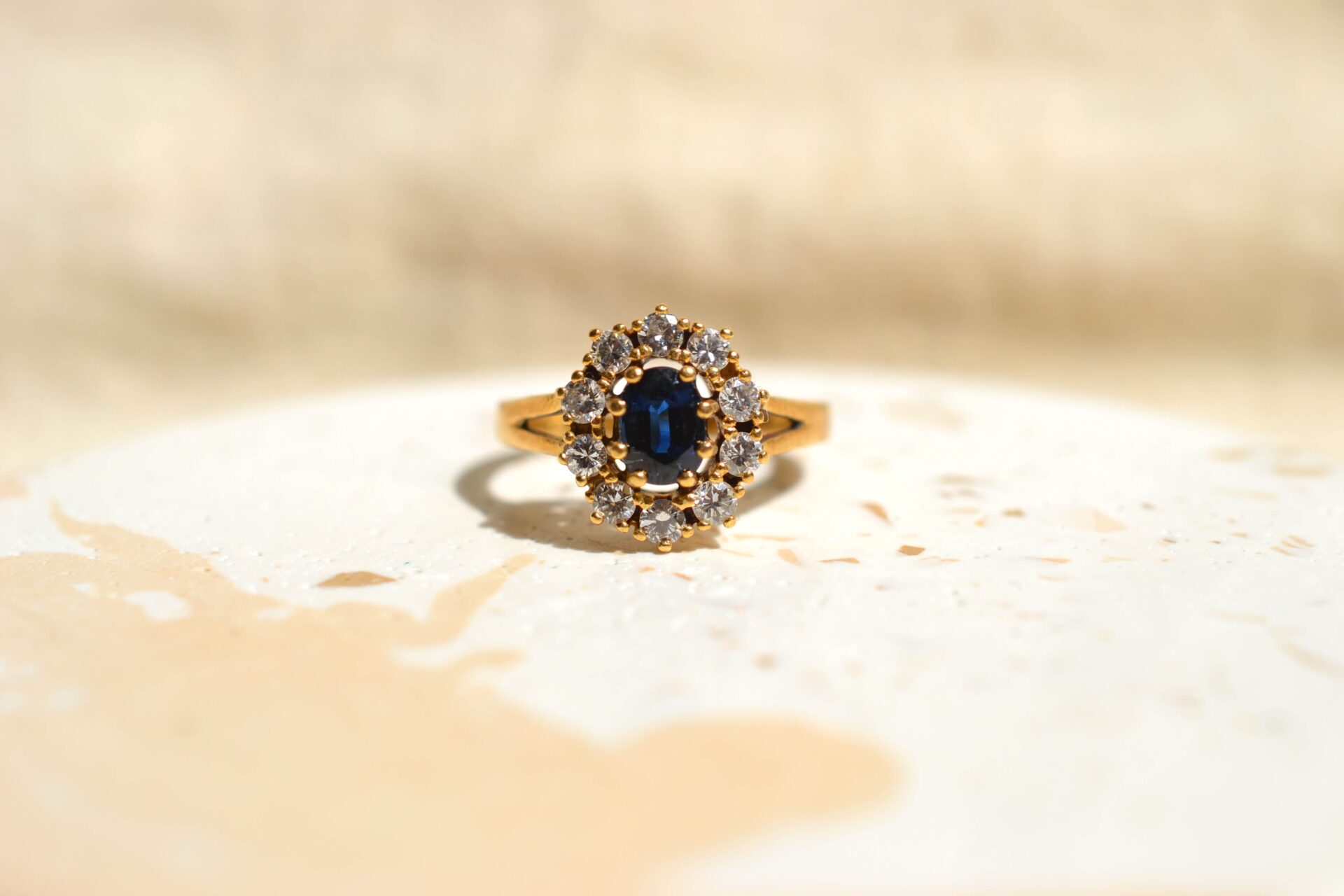 Bague Marguerite Saphir 4.30 carats & Diamants 