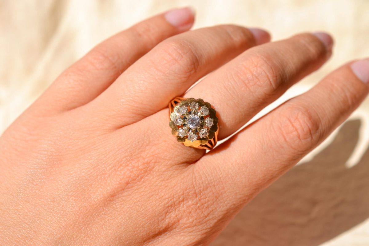 Bague de fiançailles ancienne en Or jaune 18 carats sertie de pierres blanches