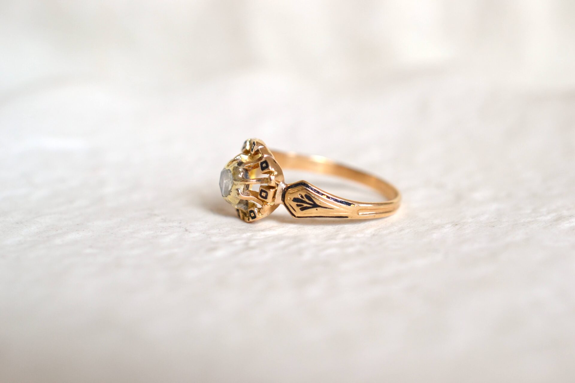 Bague Vintage Métal Et émail – Couleur Argentée – Occasion