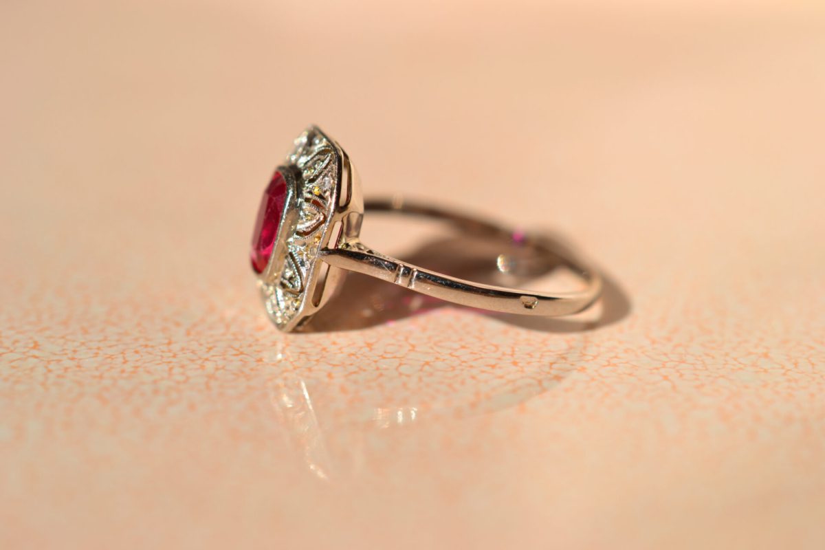 Bague octogonale Rubis de synthèse et Diamants