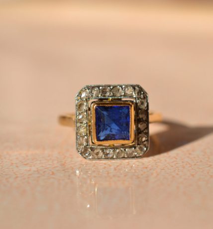 Bague carrée doublet-grenat verre et Diamants