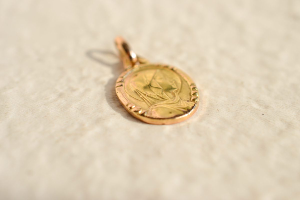 Médaille Mariale Or jaune 18 Carats