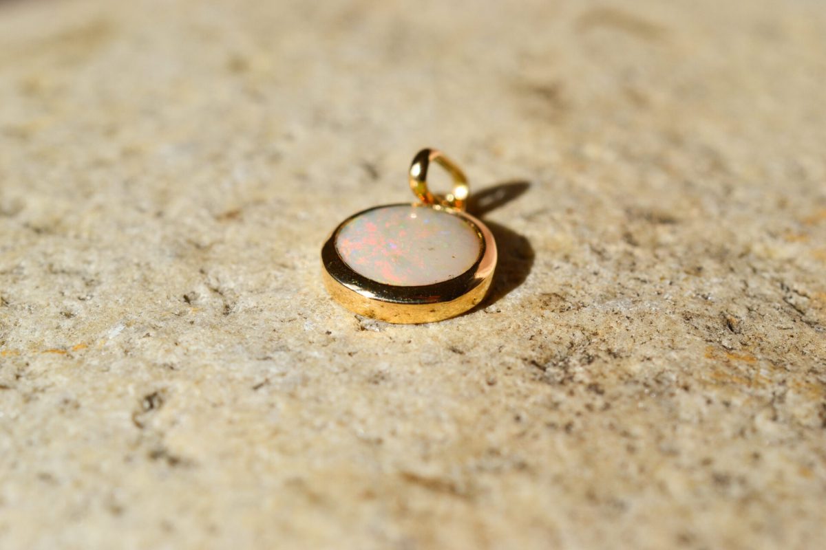 Pendentif Opale sertie clos