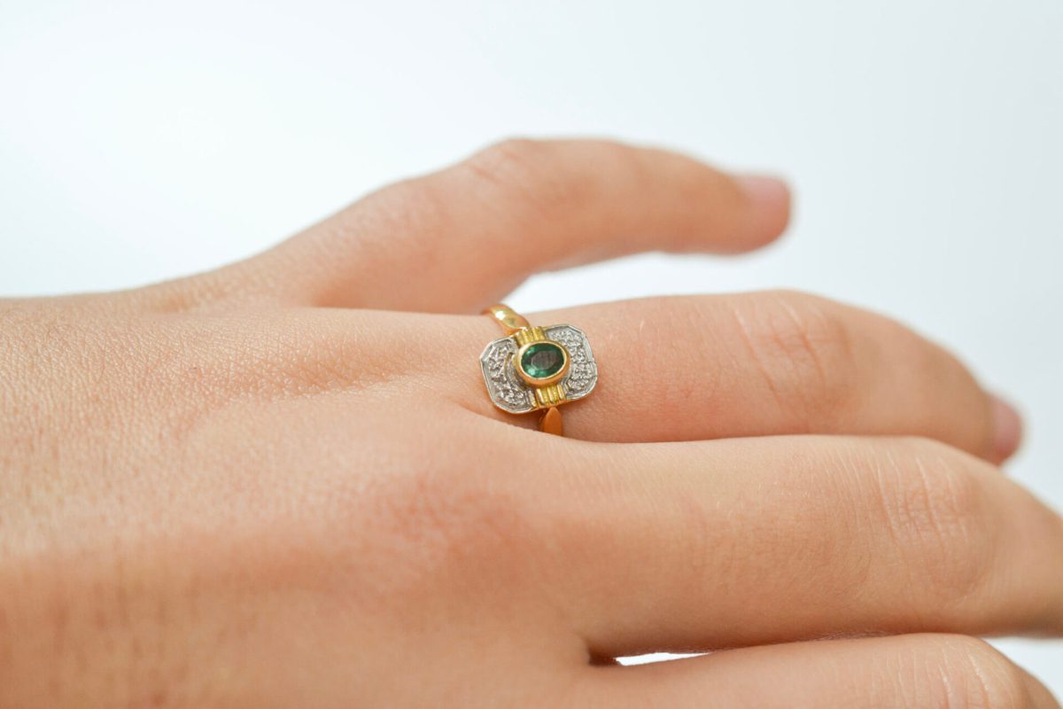 Bague Émeraude taille ovale