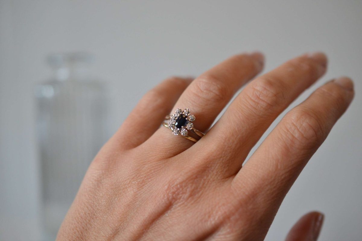 Bague Marguerite Or Blanc Saphir et Diamants