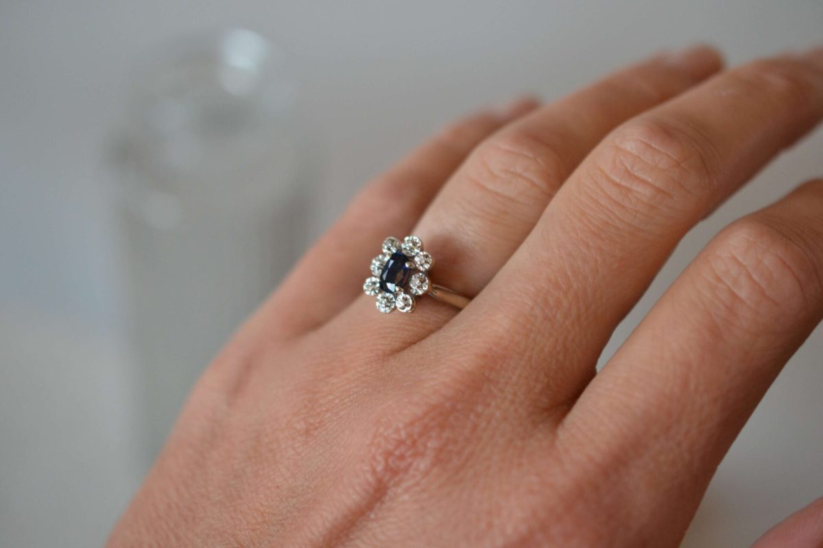 Bague Marguerite Or Blanc Saphir et Diamants