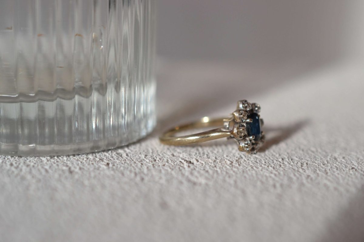 Bague Marguerite Or Blanc Saphir et Diamants