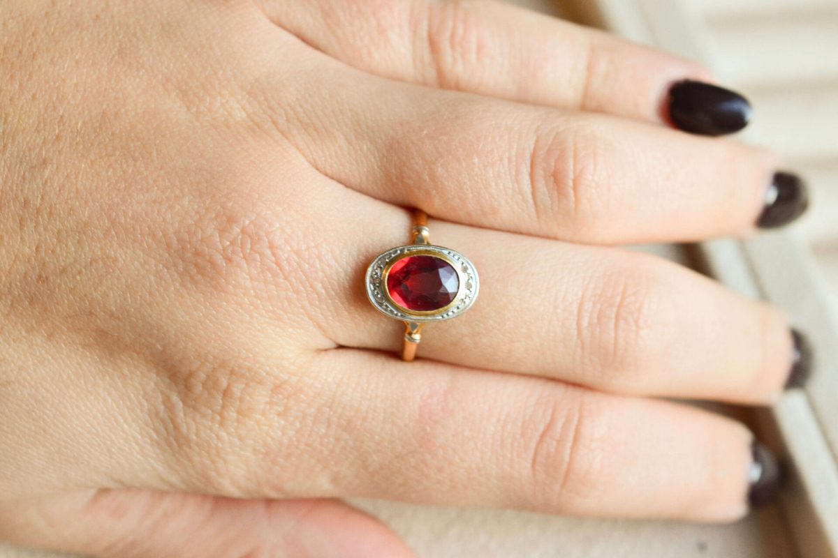 Bague Art Déco Doublet Grenat-Verre Rouge