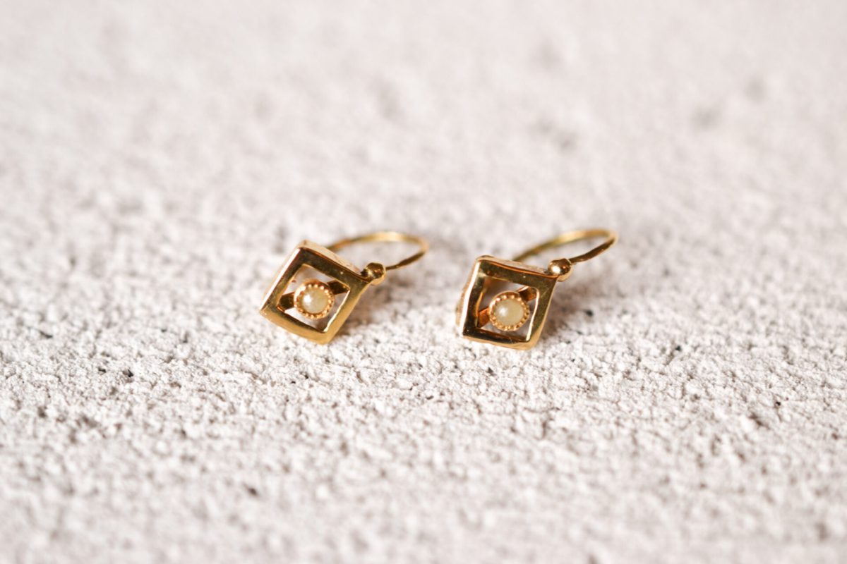 dormeuses bijou ancien et éthique en or jaune et perle