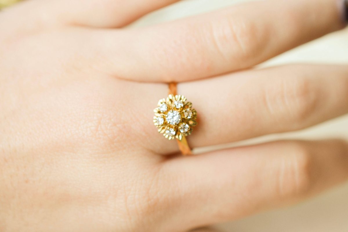 Bague Fleur Vintage 7 pierres blanches