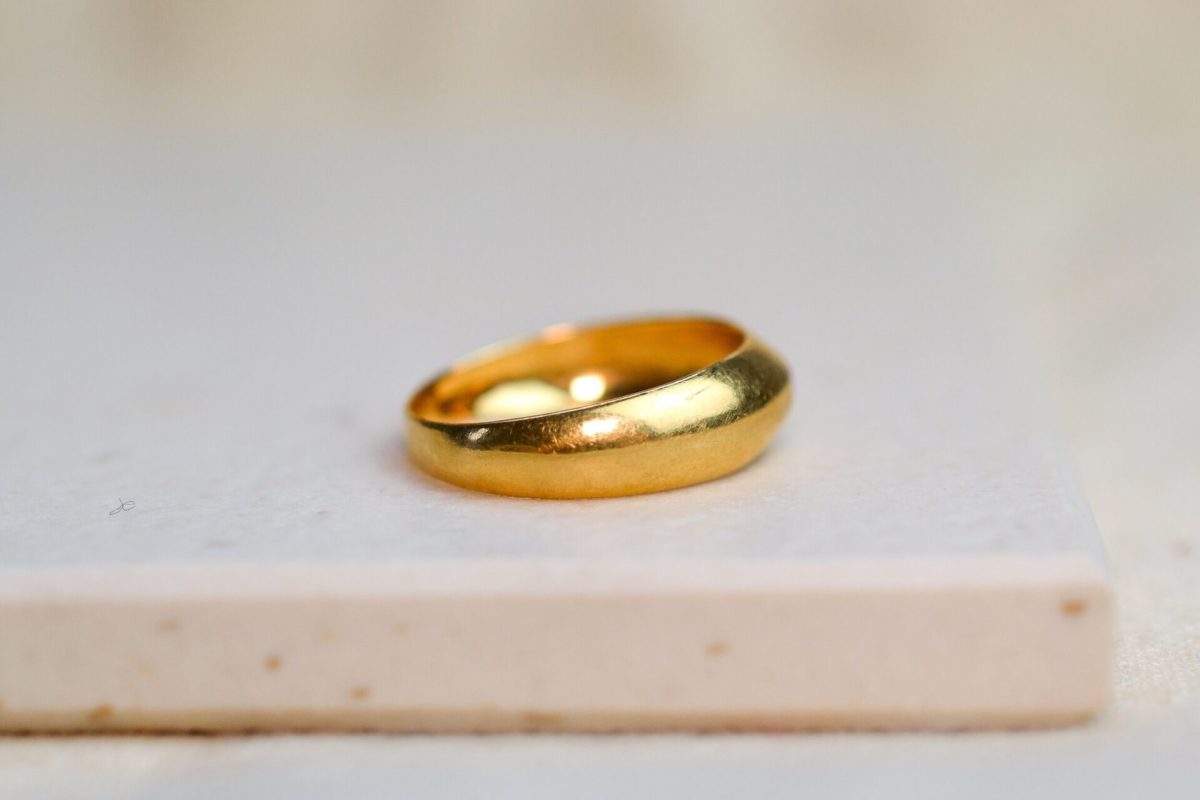 Bague Jonc en Or jaune 18 carats sertie d un rubis rond - bague vintage