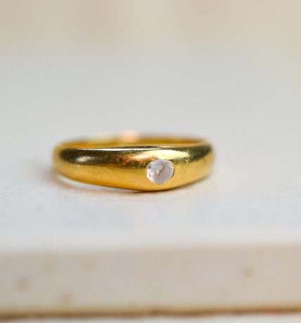 bague jonc anglais en or jaune 18 carats orne d un oxyde - bague ancienne