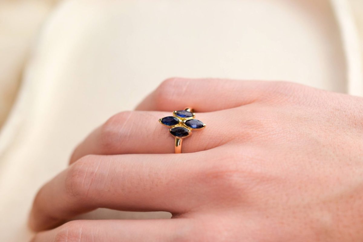 Bague Saphirs navettes