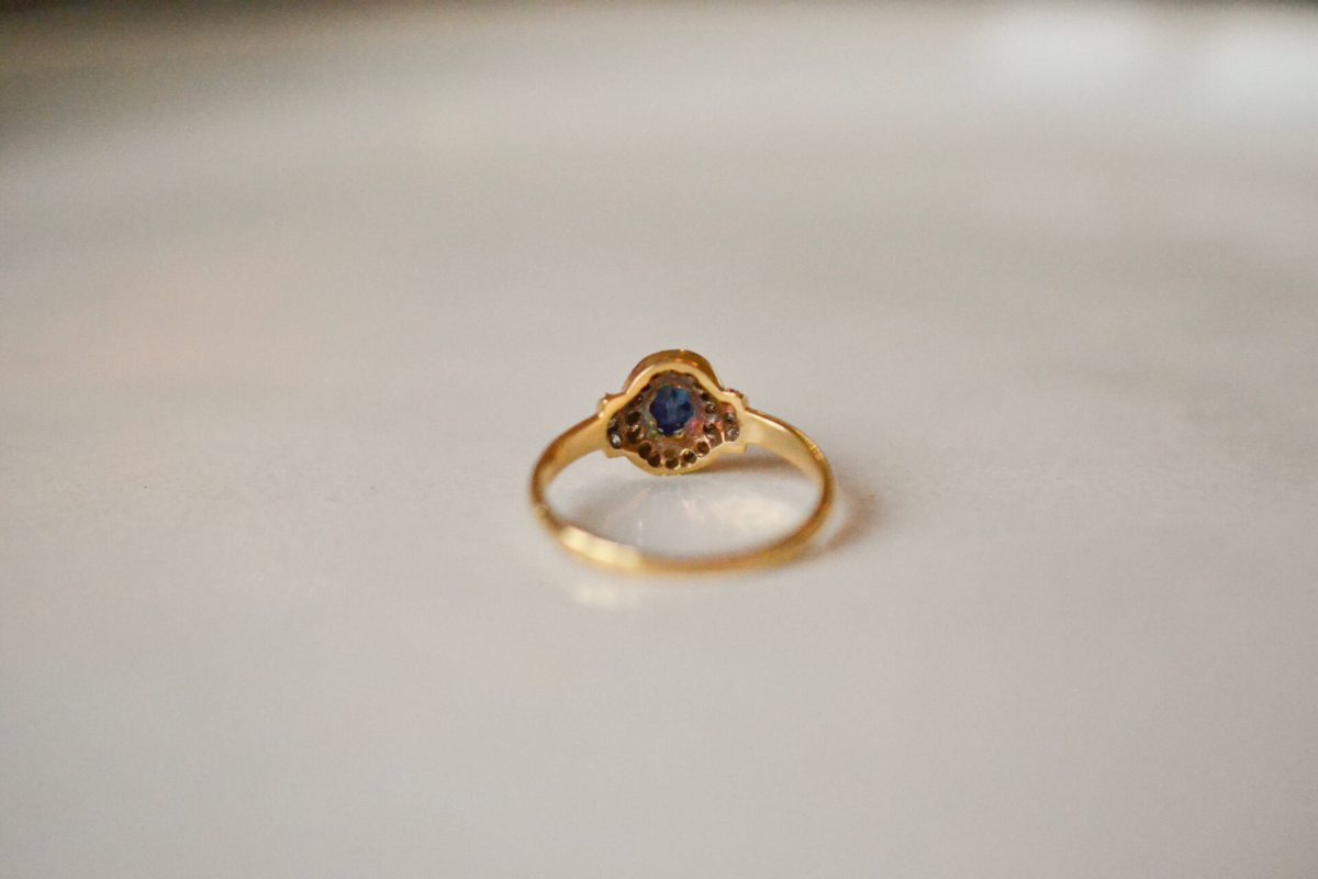 Bague monture ovale Saphir Diamants