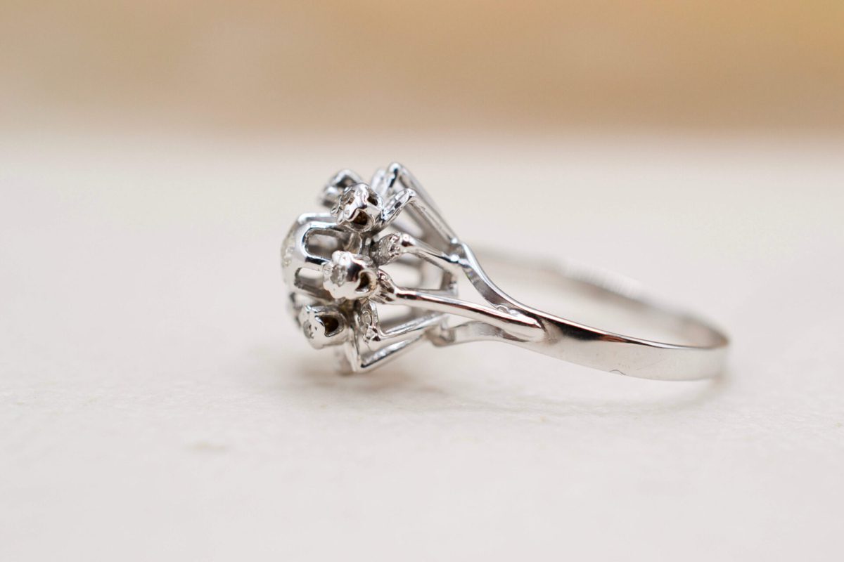 Bague florale Or blanc Diamants