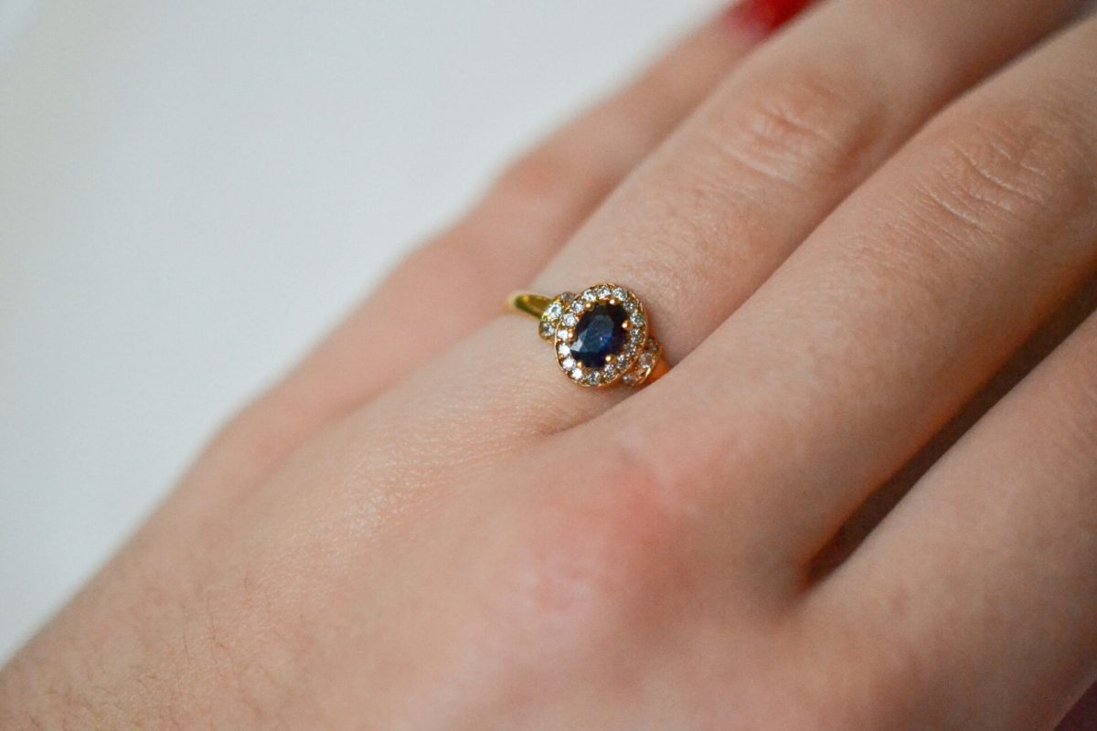 Bague monture ovale Saphir Diamants