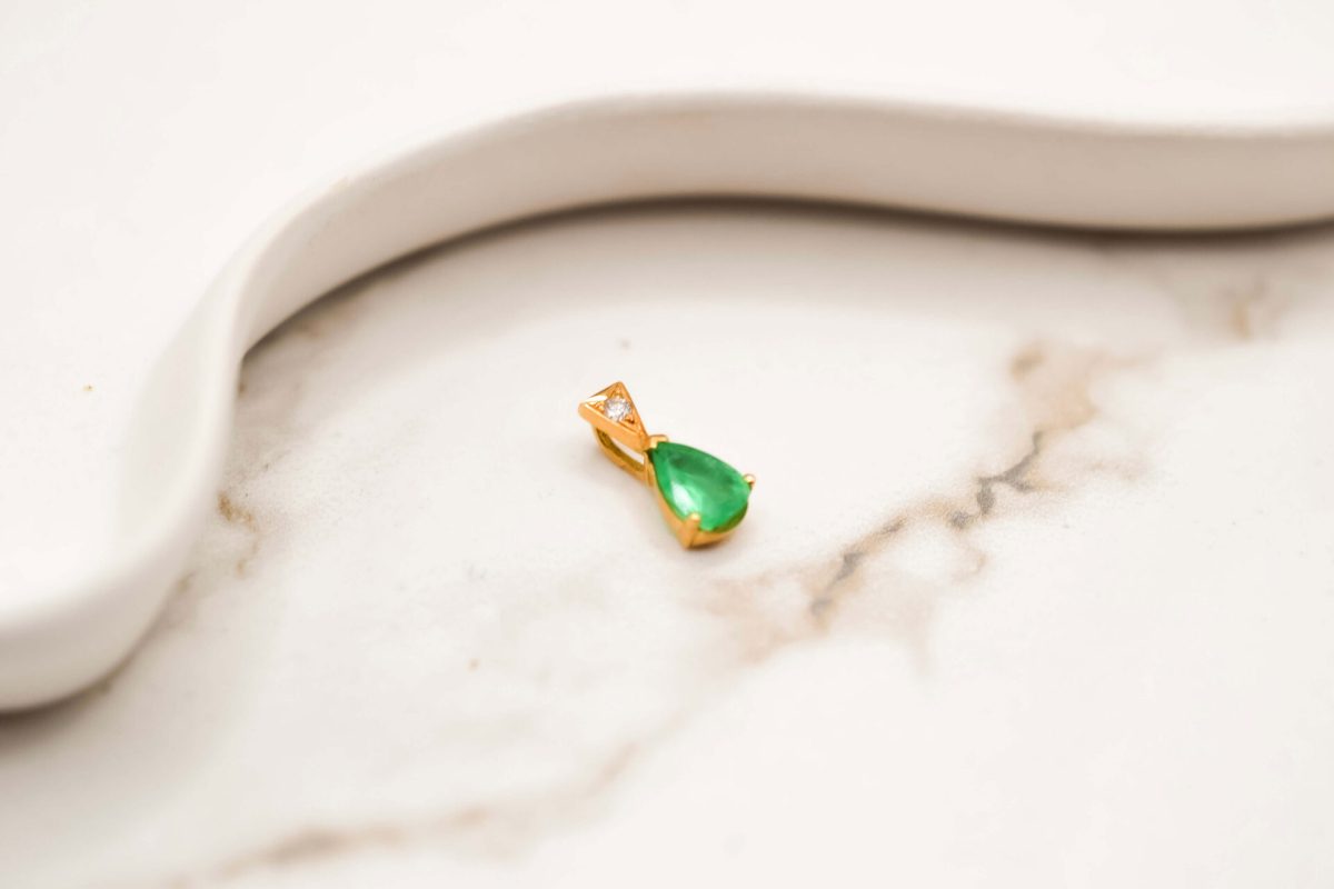 Pendentif goutte Emeraude