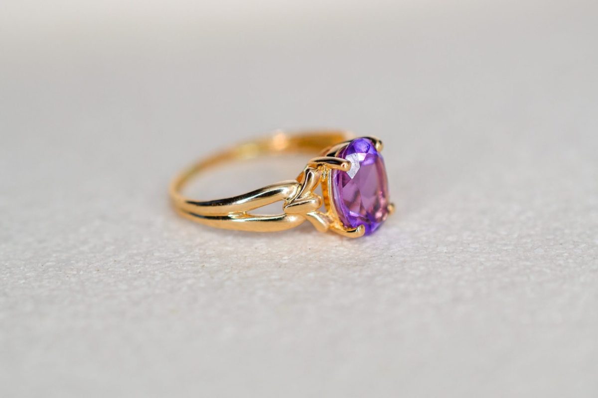 bague en or jaune sertie d une amethyste - bague vintage