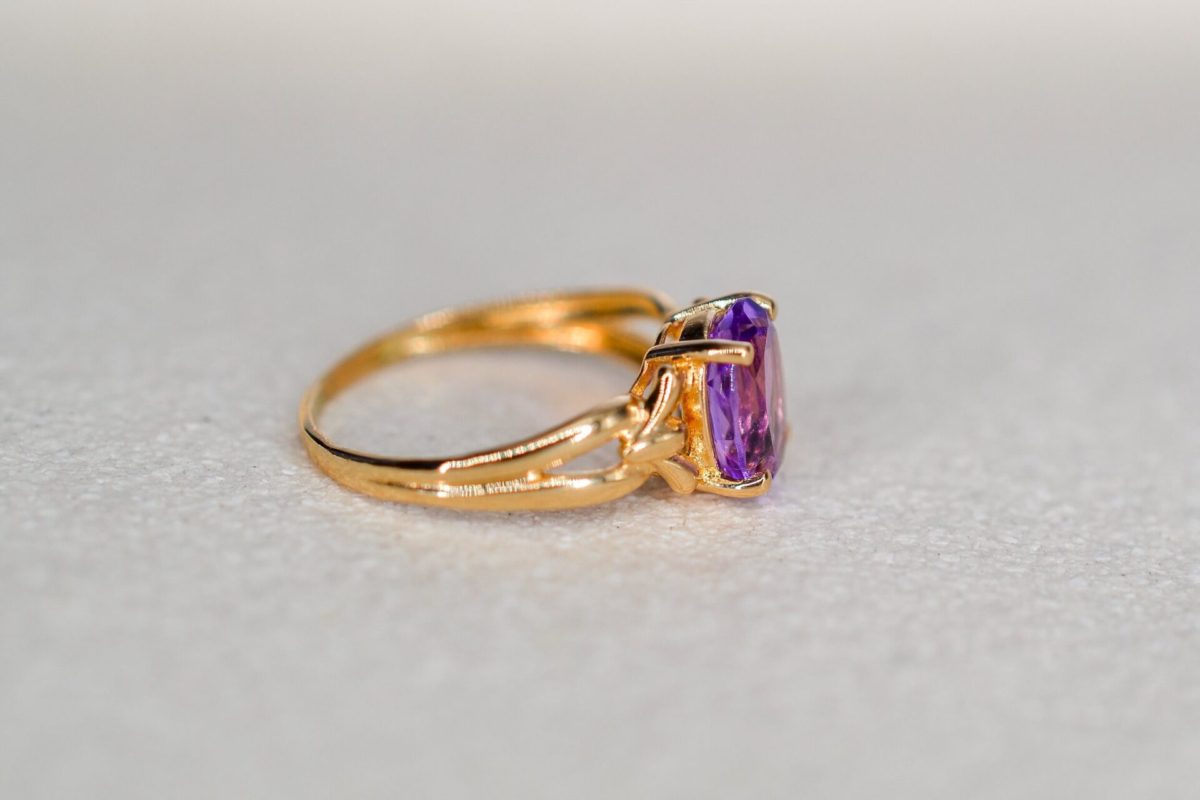 bague en or jaune sertie d une amethyste - bague de seconde main