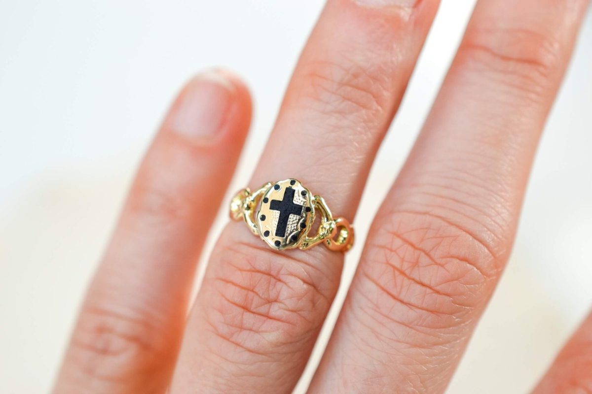 Bague de sentiment à motifs email Croix latine - bague vintage