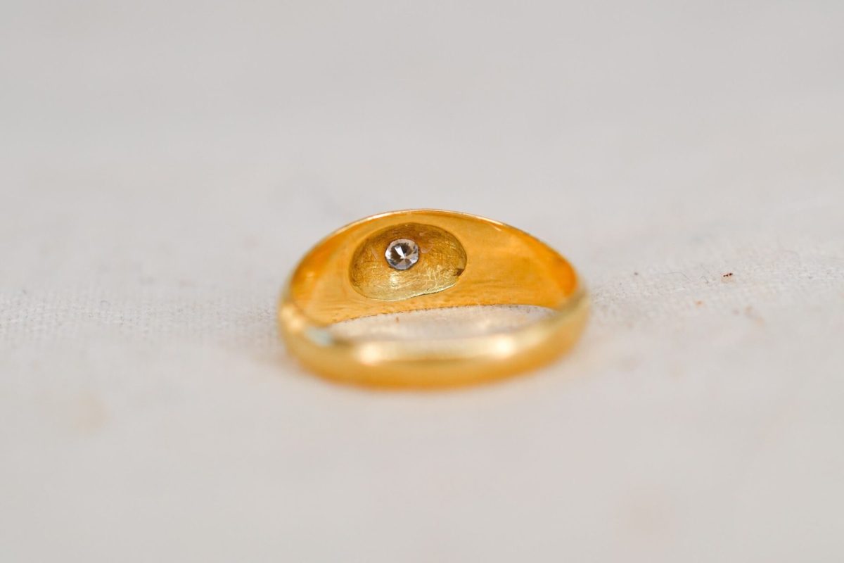 Bague jonc en Or jaune sertie d un diamant - bague de seconde main