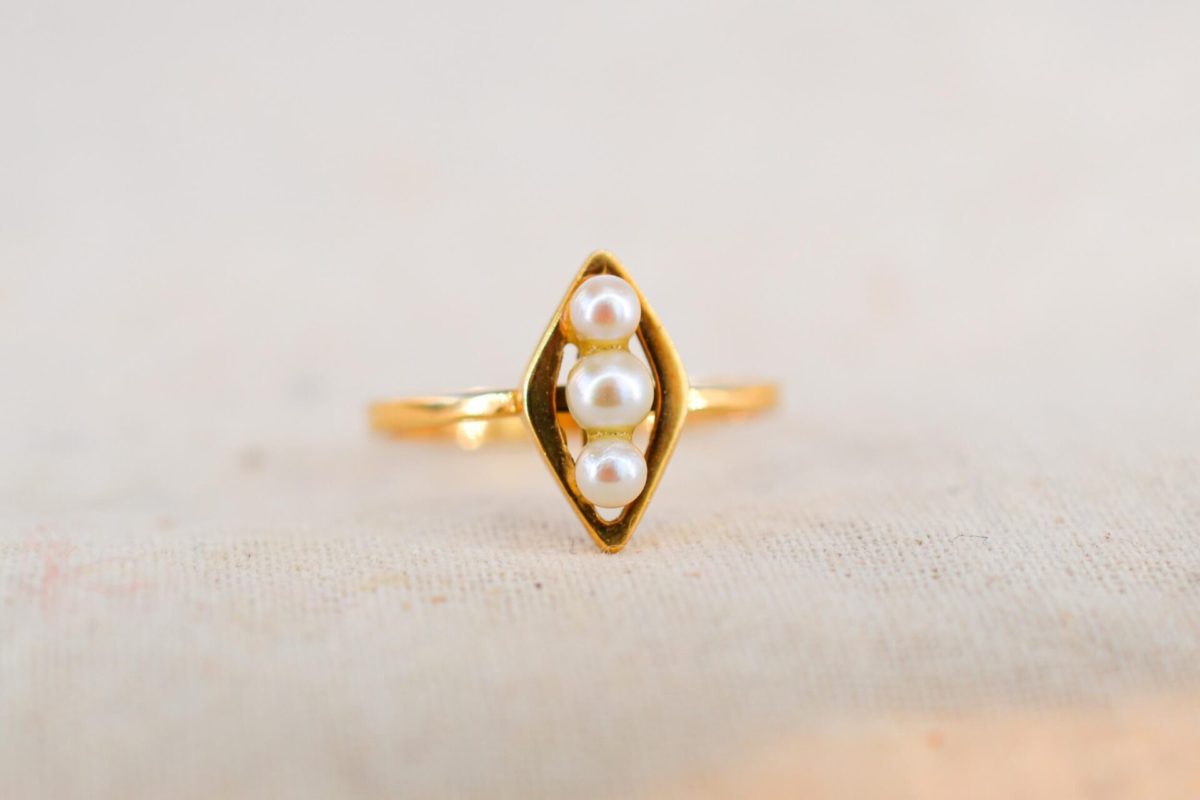 Bague navette en Or jaune sertie de trois perles de culture - bague ancienne