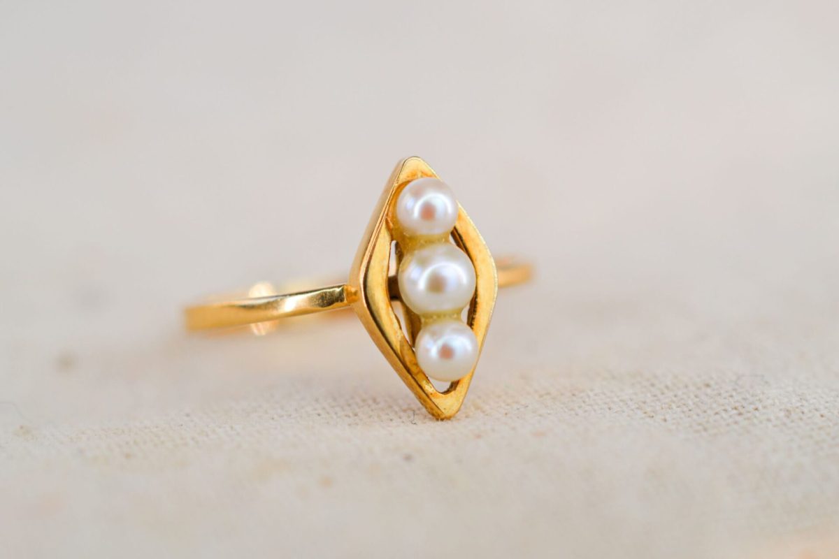 Bague navette en Or jaune sertie de trois perles de culture - bague vintage