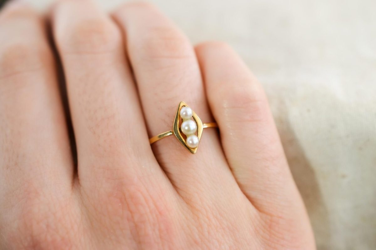 Bague navette en Or jaune sertie de trois perles de culture - bague femme