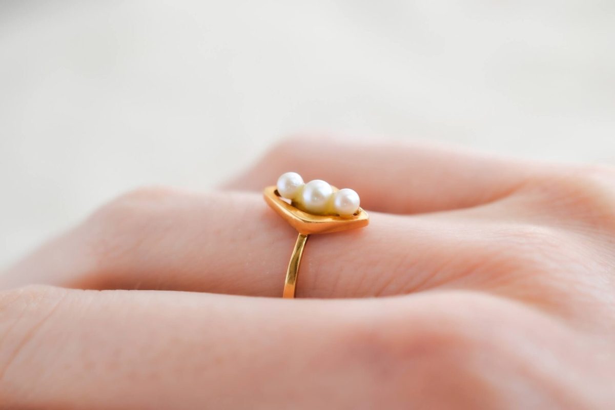 Bague navette en Or jaune sertie de trois perles de culture - bague retro