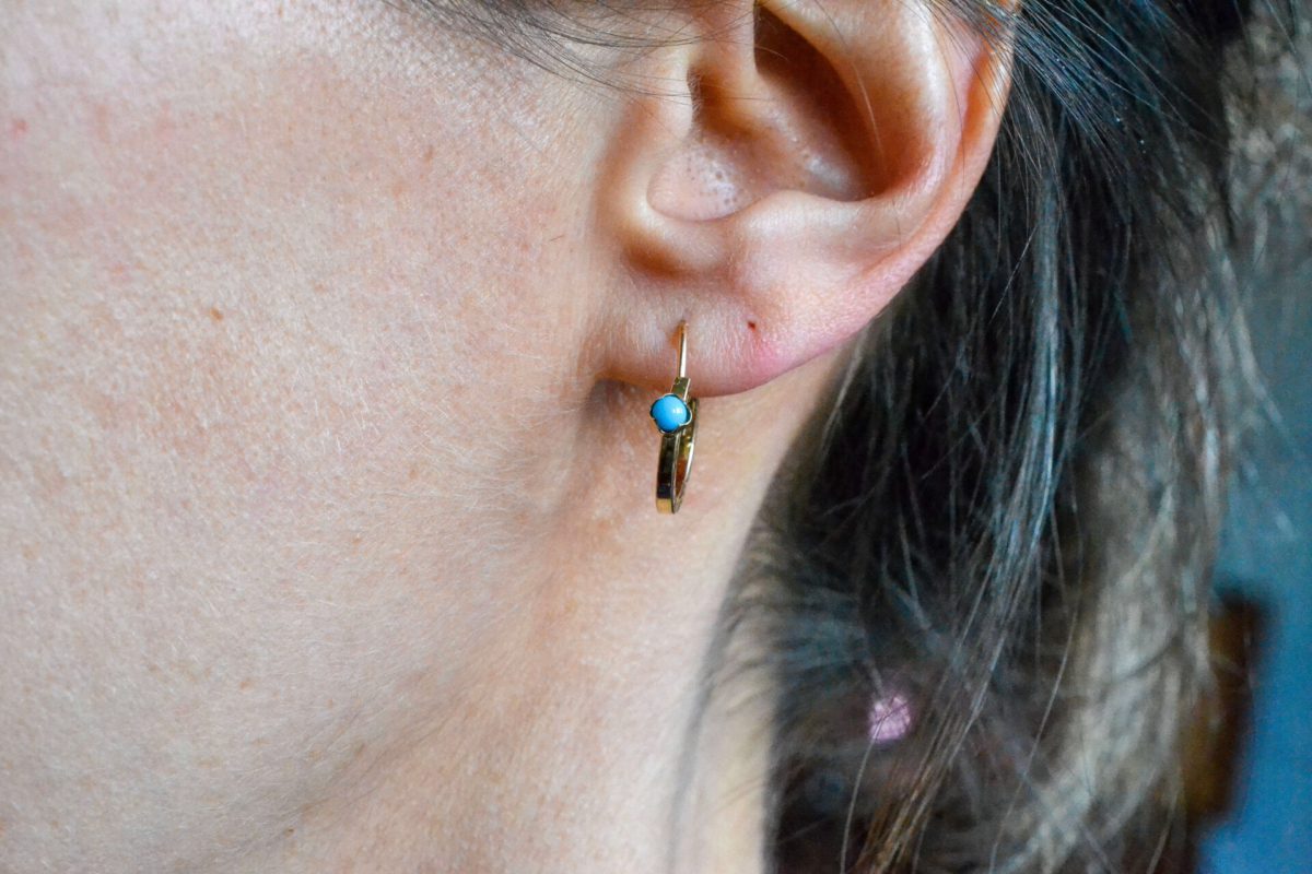 Paire de créoles perle turquoise