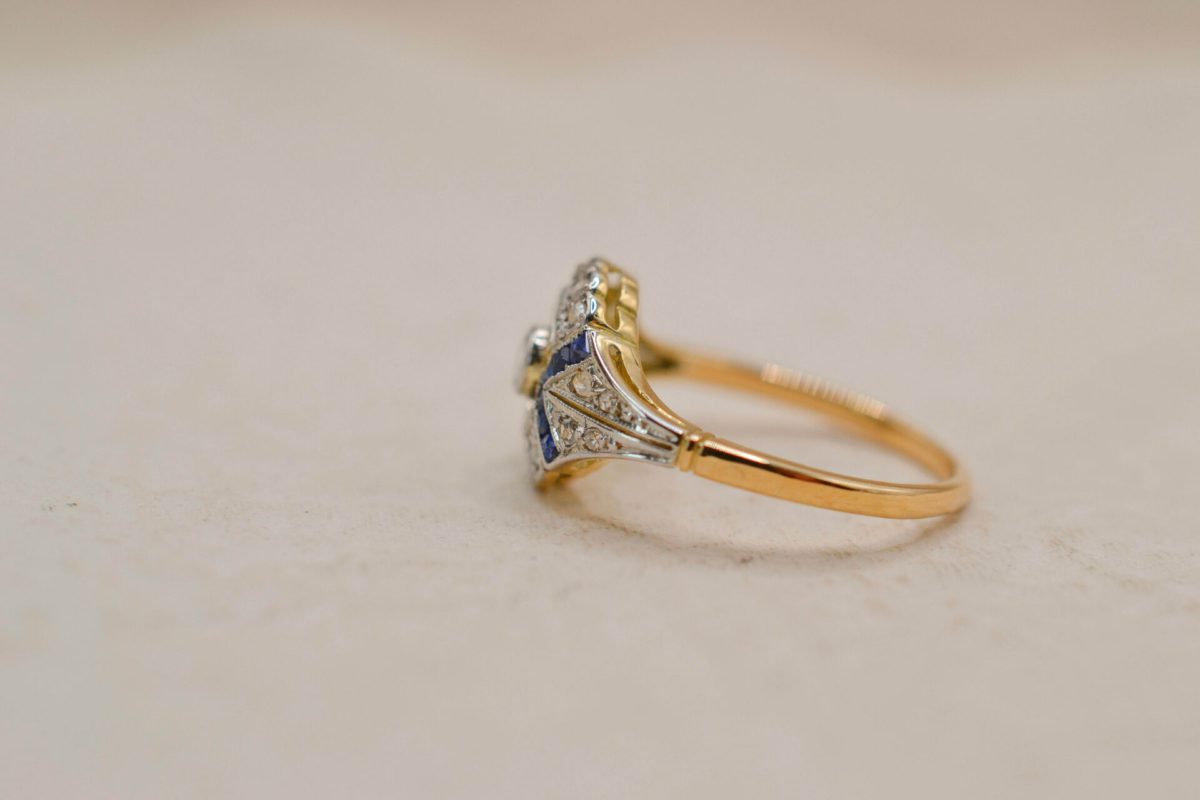 Bague Art Déco Saphir et Diamants