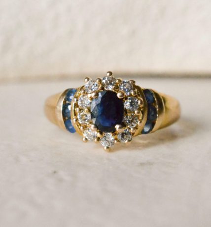 Bague Saphir de style Marguerite