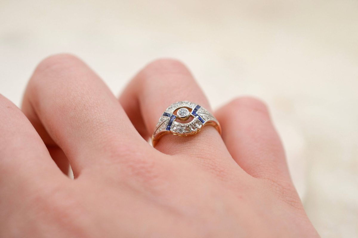 Bague Art Déco Saphir et Diamants