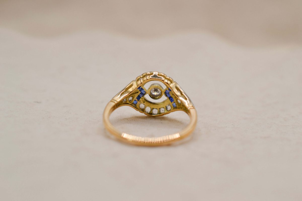 Bague Art Déco Saphir et Diamants