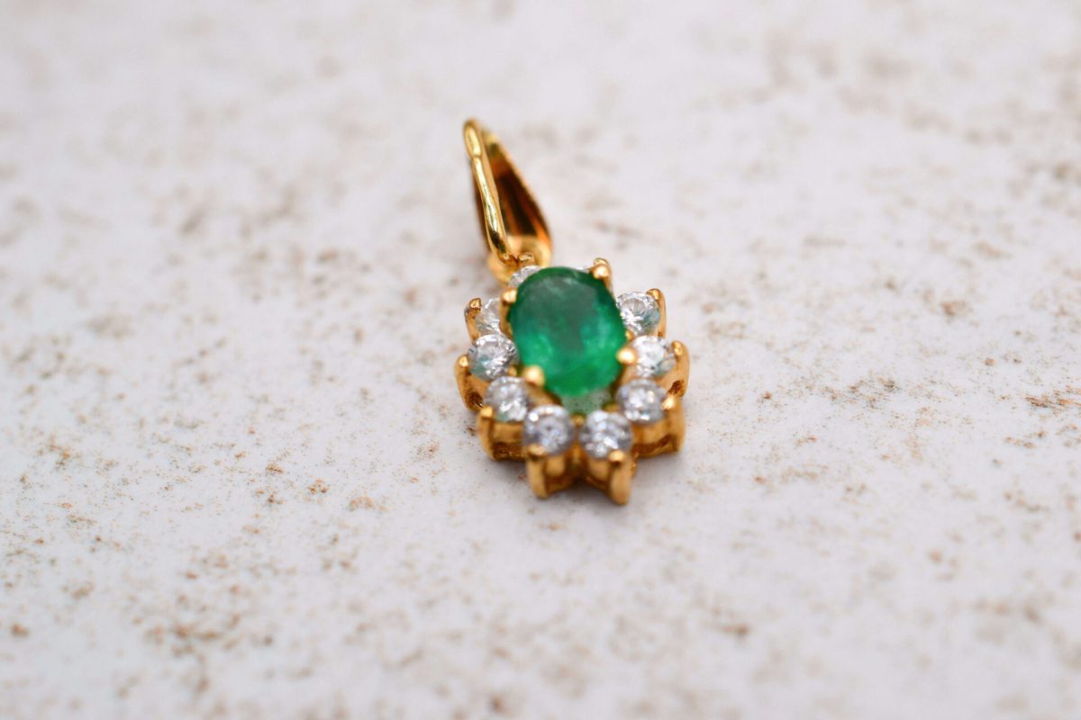 Pendentif Marguerite Emeraude Oxyde