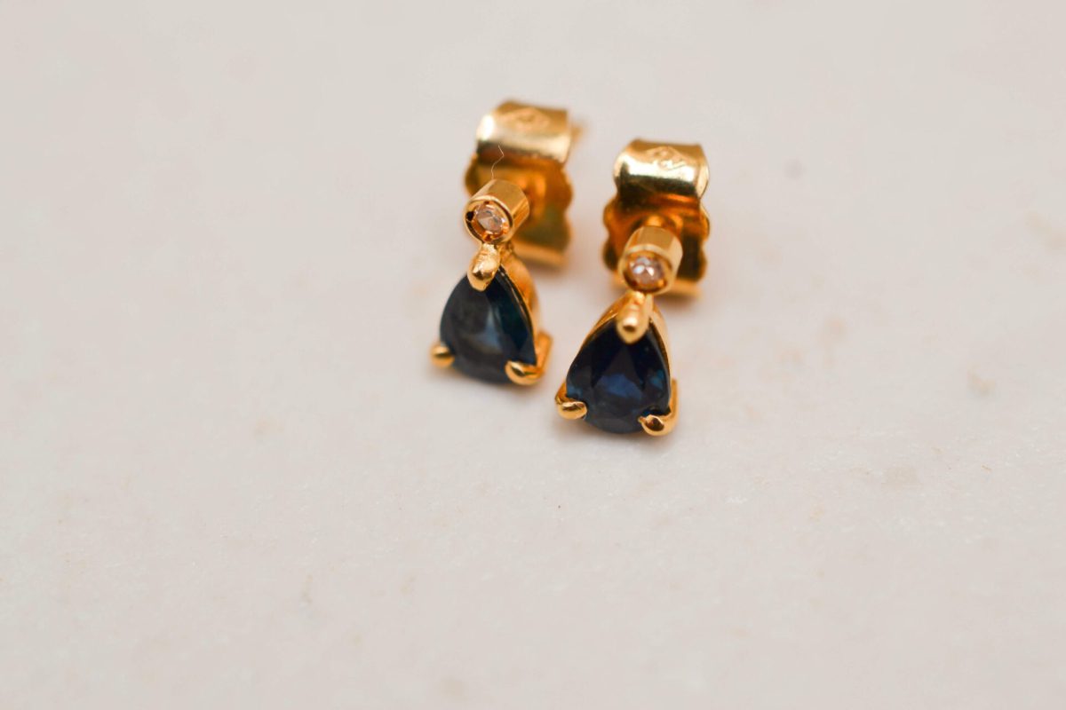 Puces Saphir poire et Diamant